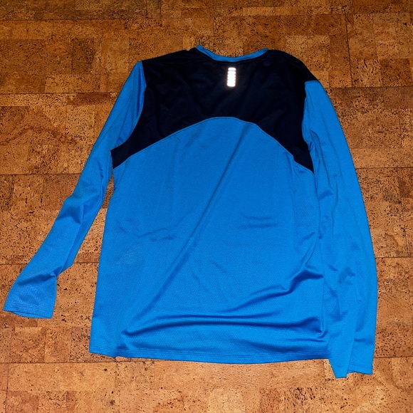 Under Armour compression shirt - Picture 3 of 3